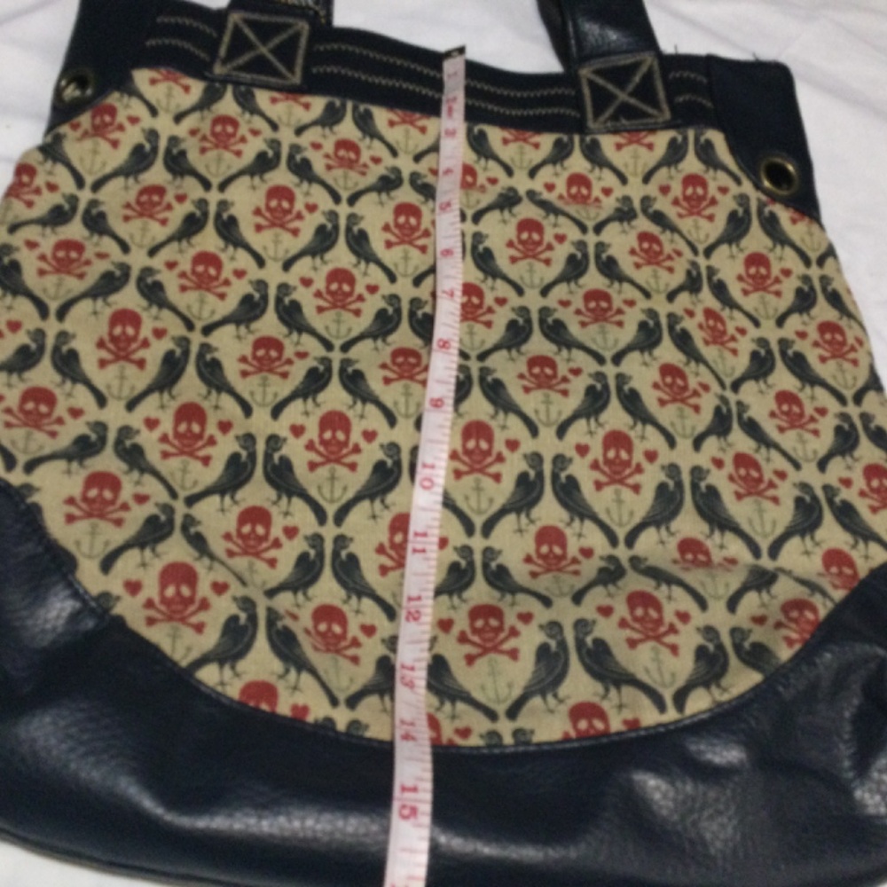 LOUNGEFLY Tote : black ravens & red heart pattern : Navy faux leather - Picture 7 of 10